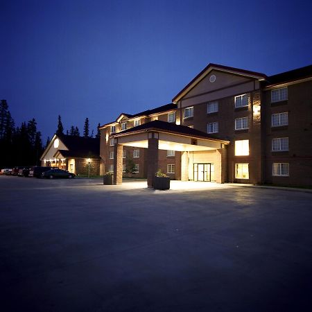 Woodlands Inn & Suites Fort Nelson Dış mekan fotoğraf