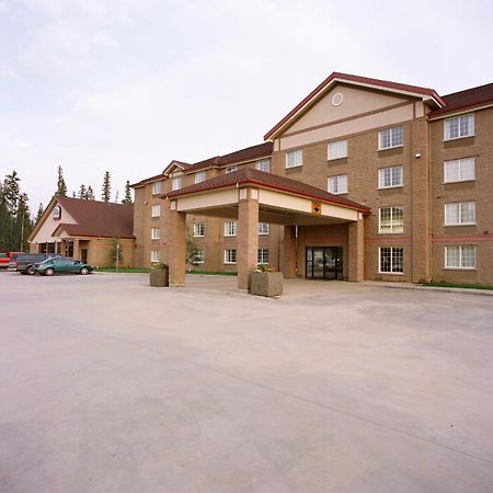 Woodlands Inn & Suites Fort Nelson Dış mekan fotoğraf