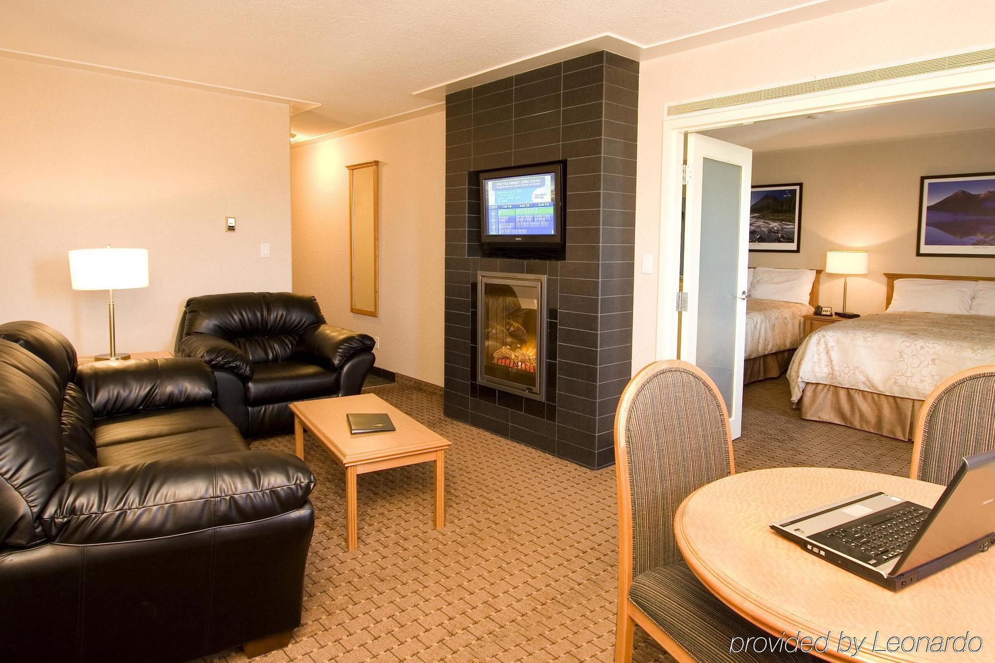 Woodlands Inn & Suites Fort Nelson Oda fotoğraf