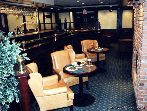 Woodlands Inn & Suites Fort Nelson Restoran fotoğraf