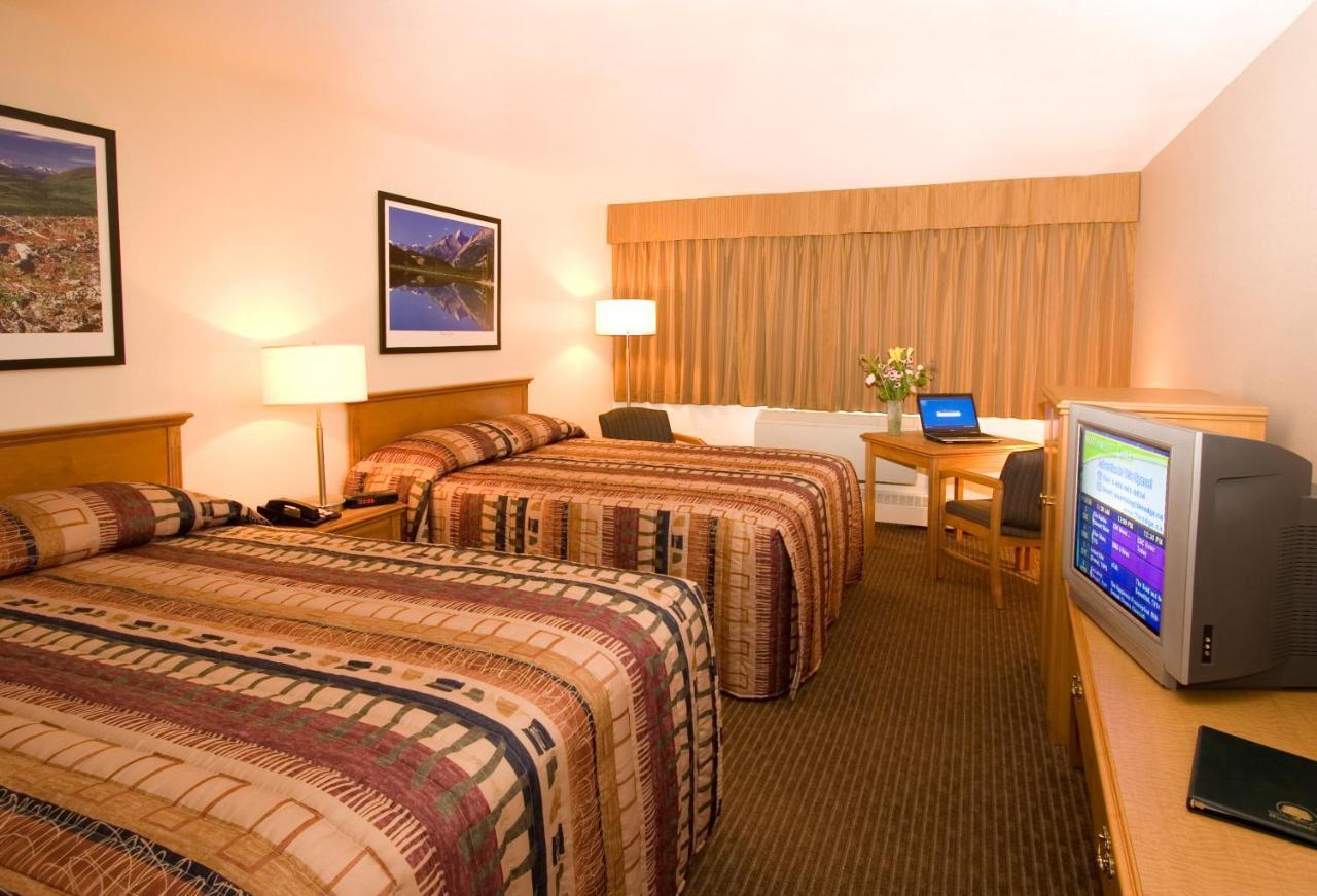 Woodlands Inn & Suites Fort Nelson Oda fotoğraf